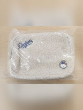 **NEW** Dodgers Hello Kitty Sanrio Waist Fanny Pack Belt Bag 50th Anniversary